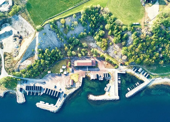 19 Person In Josenfjorden-by Traum